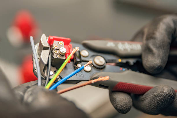 Best Circuit Breaker Repair  in Fredericksburg, IA